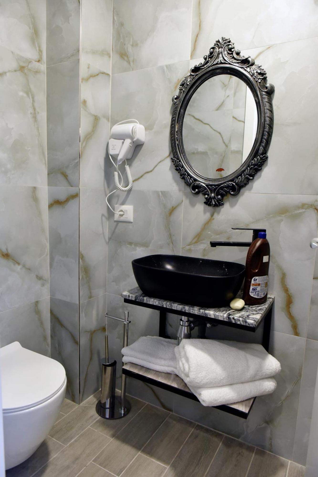 City Center Rooms And Apartments Durrës Buitenkant foto